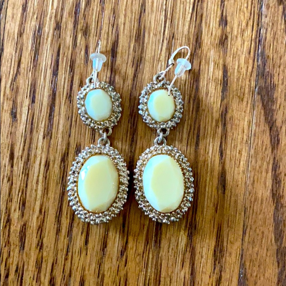 Bella U Cream Stone Drop Earring